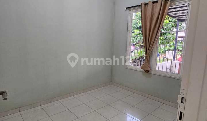 RUMAH CANTIK SEMI FURNISH SIAP HUNI LOKASI STRATEGIS ALAM SUTERA 2