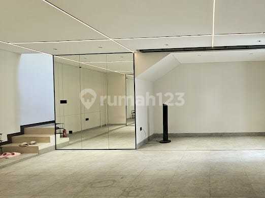 Sultan's House in BSD Lancewood Fully Furnished Ready to Occupy Good Location 2