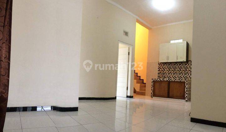 Disewakan Rumah jl. Mayjend Panjaitan, Malang Cocok utk usaha 2