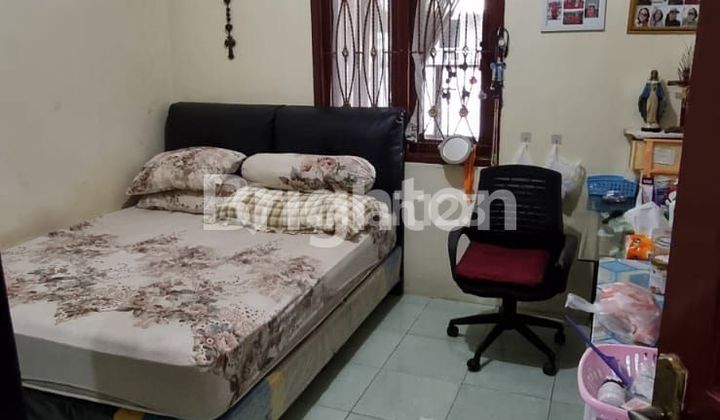 Dijual rumah ada kontrakan 2 unit Kramat jati 2