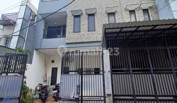 Rumah 3 Lantai Siap Huni Jelambar Baru Jakarta Barat
