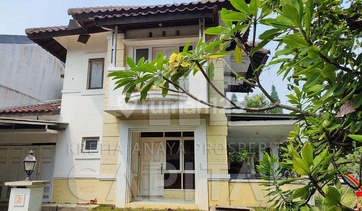 Rumah 2 Lantai Tatar Wangsakerta - KBP 2 Muka dg Teras Menghadap Taman Bermain ( Perlu Renov )