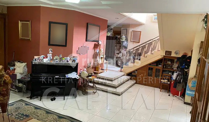 Di Jual Rumah Mewah Terawat bangunan kokoh  Posisi Hook di  Sukamulya Indah  Bandung 