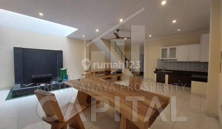 Rumah cantik 3 lantai di Istana Gardenia Regency 1