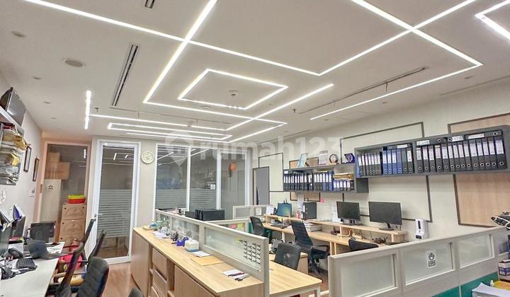 Perkantoran District 8 Office Space 284 m2 Furnised SCBD Jakarta Selatan Dijual NEGO 