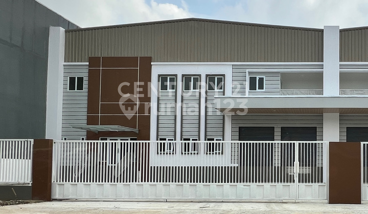 Gudang Dengan Loading Dock Di Kaw Industri Delta Silicon Cikarang