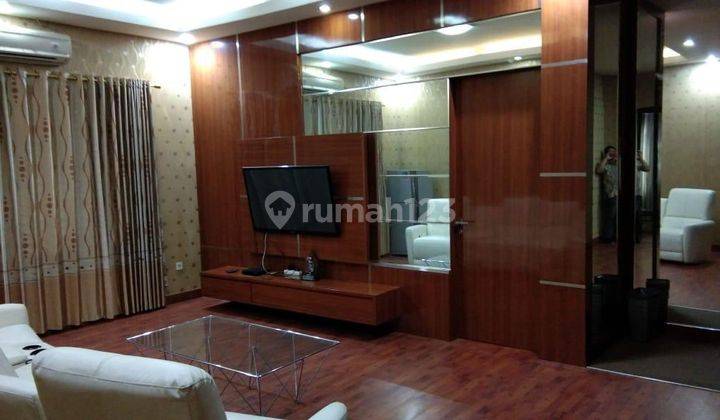 Rumah Mewah Full Furnished Dua Lantai, Nyaman,Aman 2