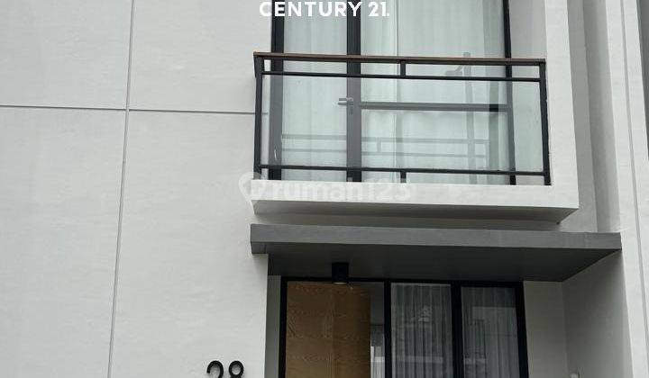 Rumah Bagus Semi Furnished Siap Huni Di Cluster Cendana Park 1