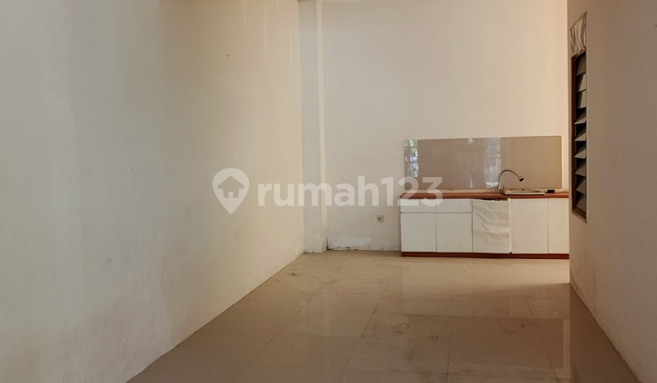 Rumah Siap Huni Asri Lingkungan Nyaman Lembah Hijau 