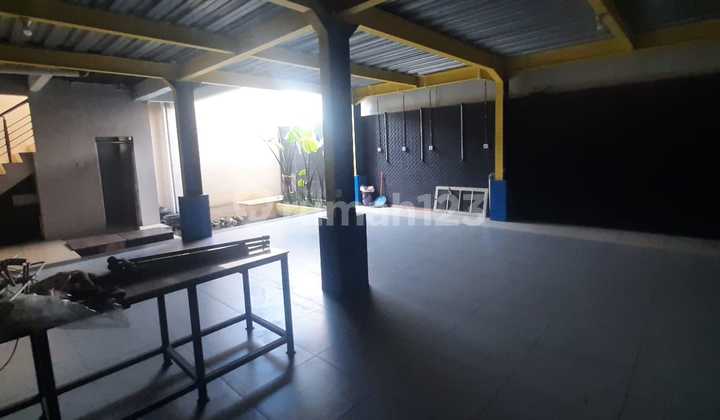 House and Office in Downtown Gayamsari Semarang 2