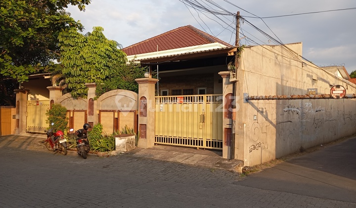 Rumah Stategis Jl.mlaten Trenggulun Semarang Timur 1