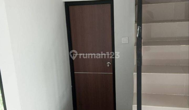 Rumah Over Krediit Di Pinggir Jalan Raya.cikaret 2
