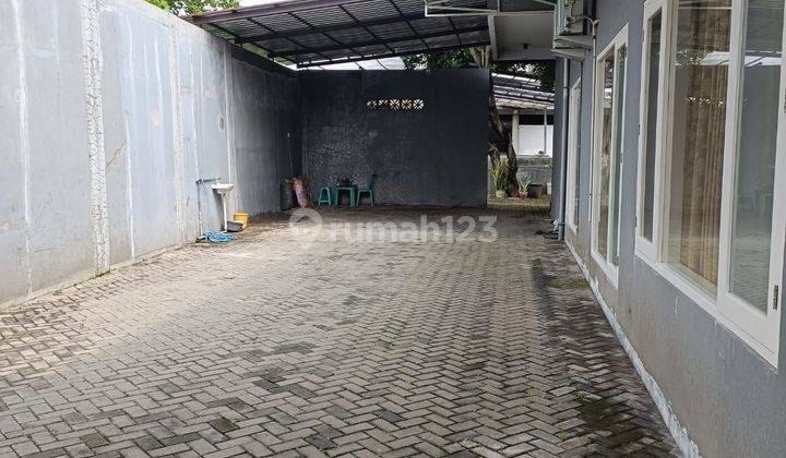 RUMAH DAN R. USAHA JL GAJAH RAYA 2
