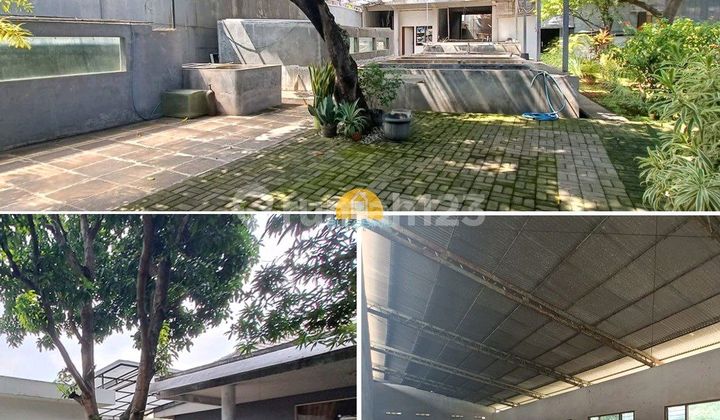 Rumah Dan R. Usaha Jl Gajah Raya  1