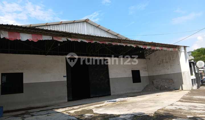 GUDANG DI WOLTER MONGINSIDI 2