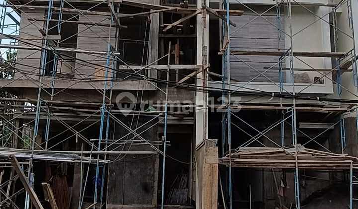 Sell New Fresh House in Manyar 2