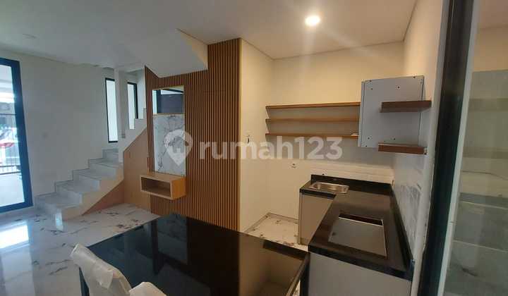 Dijual Rumah Baru Rungkut Mapan 2