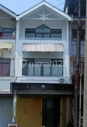 For Rent 3-Story Shop House Nginden Intan