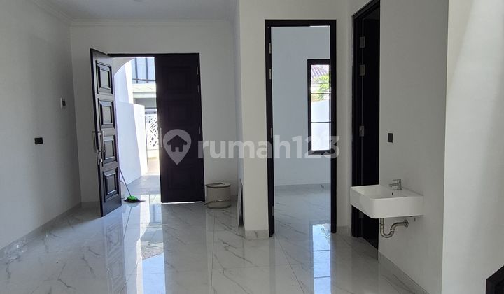 Dijual Rumah Baru 2Lt di Araya 2 2
