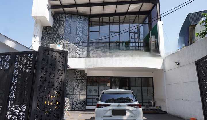 Lease Strategic Building for Restaurant