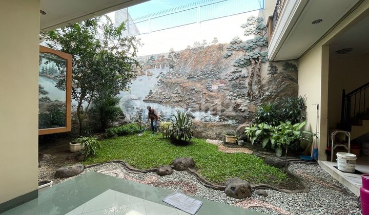 For Sale Well-Maintained Second Home Manyar Jaya 2