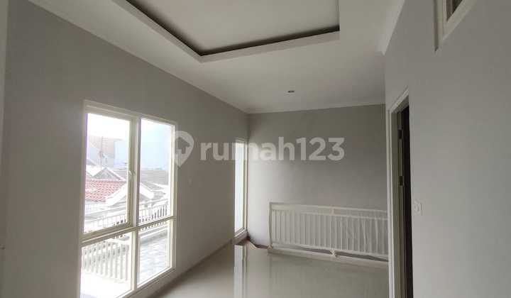 Jual Rumah Baru Hook Sutorejo 2