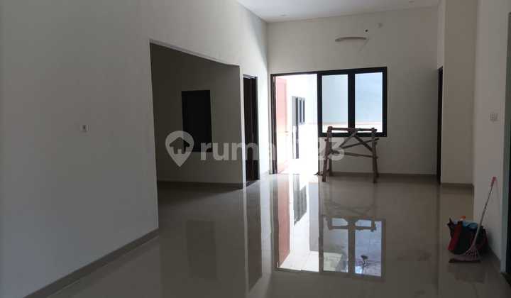 Dijual Rumah Baru Manyar Tirtomoyo 2