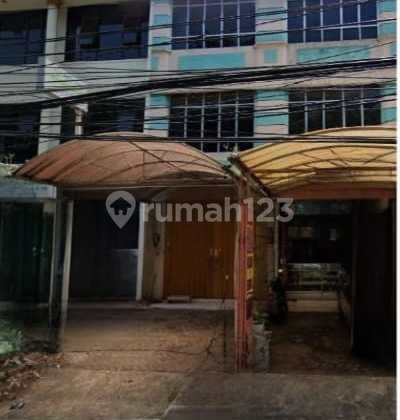 For Rent 3.5-Story Shop House on Raya Darmo Indah 1