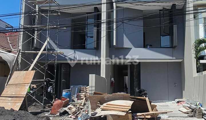 New Fresh 2-Story House in Mulyosari 2