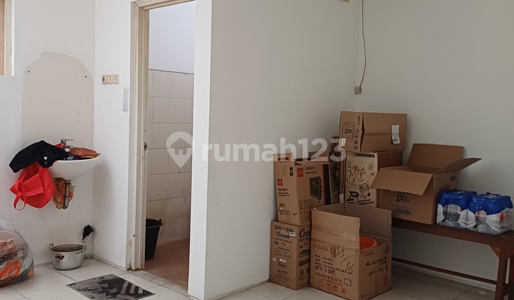 For Sale: Parkway Commercial Building in Pakuwon City 2