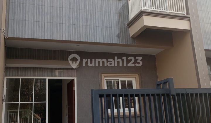 New House in Mulyosari 2