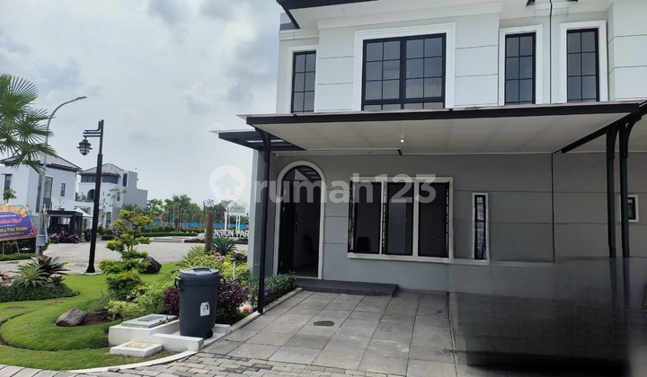 Disewakan Rumah 2Lt Semi Furnish Mansion Nine