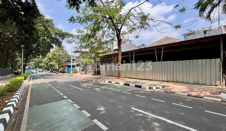 RUMAH EX KANTOR COCOK UNTUK CAFE LOKASI SANGAT STRATEGIS BERHADAPAN LANGSUNG DENGAN TEBET ECOPARK