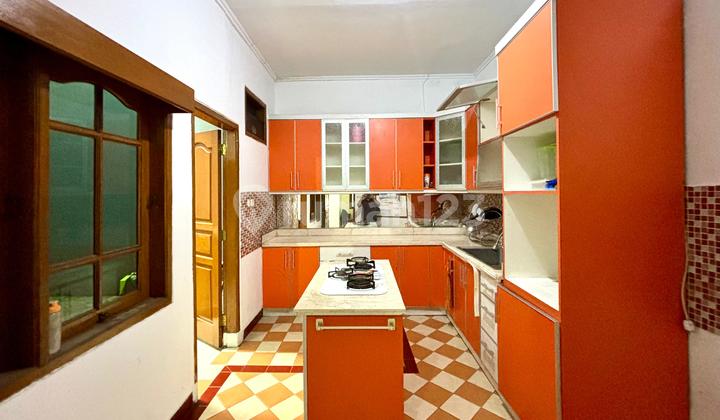 RUMAH SIAP HUNI, 5 MENIT KE TOL DALAM KOTA LOKASI STRATEGIS DI KAWASAN BISNIS DAN PUSAT KULINER TEBET 