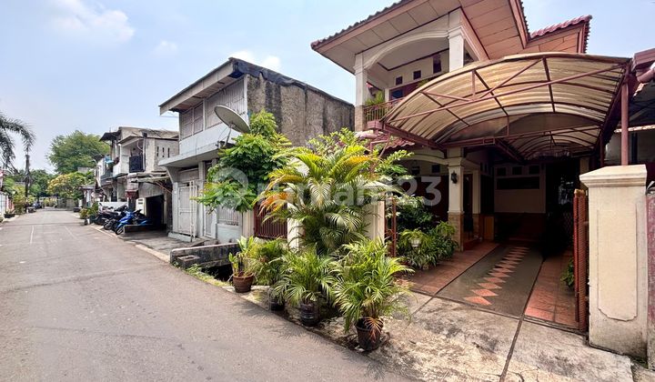 Rumah Siap Huni Dilokasi.semi Komplek dan Pusat Bisnis.serta Kuliner Tebet 1
