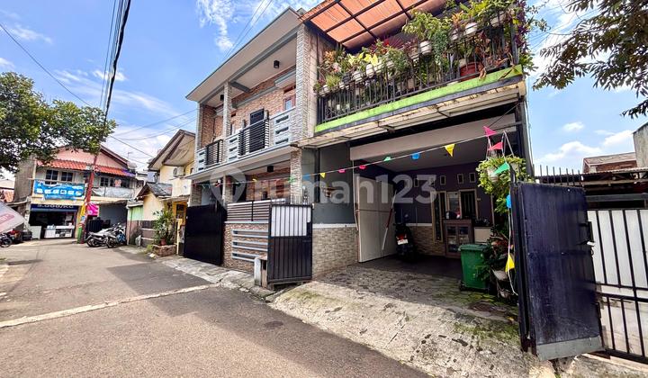 Move-in Ready House in a Strategic Location at the Center of Business and Culinary, with Two-Car Road Access. Move-in Ready House in a Strategic Location at the Center of Business and Culinary, with Two-Car Road Access.