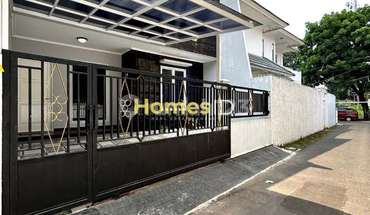 Rumah Baru Siap Huni Di Tebet Timur!!! Dekat St Tebet Lokasi Strategis Di Zona Kuliner Tebet 20 Meter Ke Jalan Lebar