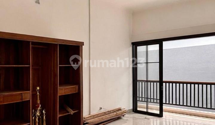 Ready 5 Unit!!! New Renovated Cluster di Tebet,Dekatn Utahanya 50 Meter ke Jalan Utama,Lkoakokasitegis di Pusat Bisnis Tebetdan Hanya 10 Menit Mall Kokas 2