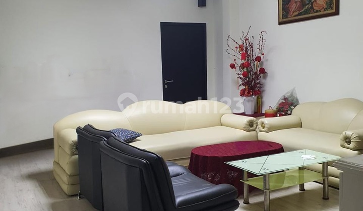 Ruko Premium 5 Lantai di Kawasan Emas Jakarta Pusat - Siap Huni / Usaha