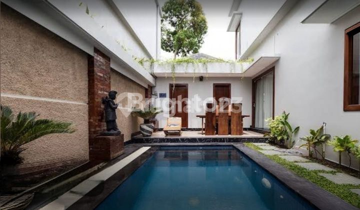 Jual Global 3 Villa Premium di Seminyak, Kawasan Wisata Favorit di Badung, Bali. Investasi Menguntungkan & Siap Huni Jual Global 3 Villa Premium di Seminyak, Kawasan Wisata Favorit di Badung, Bali. Investasi Menguntungkan & Siap Huni