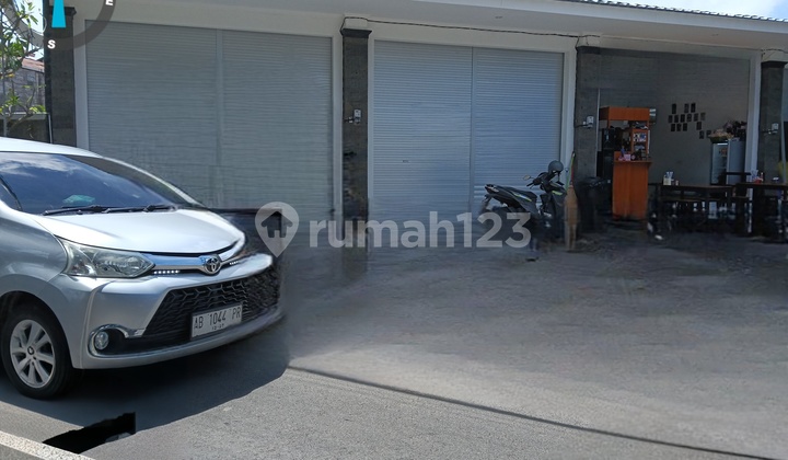 4x5 Store in Legian Tourist Area