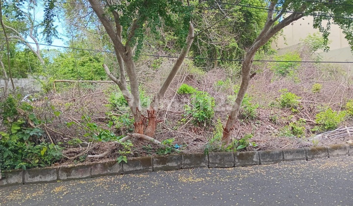 Tanah 324 M2, Siap Bangun di Area Mumbul, Hanya 10 Menit ke Kawasan Nusa Dua