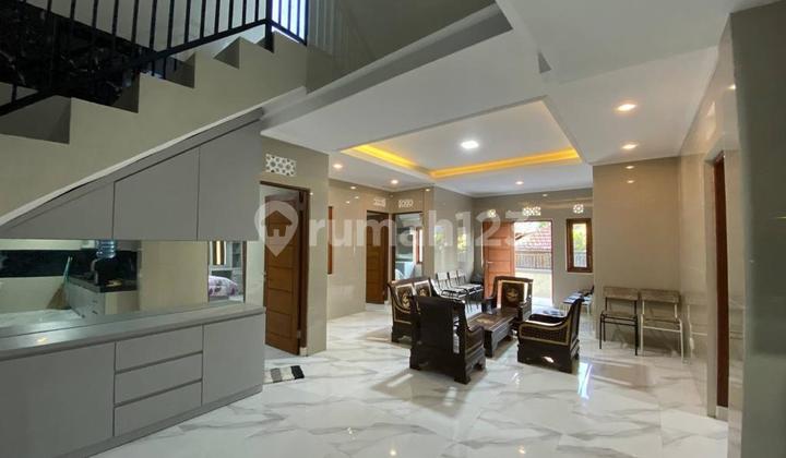 5-Bedroom House, 2 Floors, Move-In Ready, Fully Furnished in Peguyangan North Denpasar, Only 10 Minutes to Living World Mall