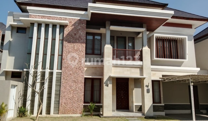 Exclusive Villa Balcony 3 Bedroom, Design Modern & Elegan. Lokasi Strategis Hanya 5 Menit ke Pantai Sanur Exclusive Villa Balcony 3 Bedroom, Design Modern & Elegan. Lokasi Strategis Hanya 5 Menit ke Pantai Sanur