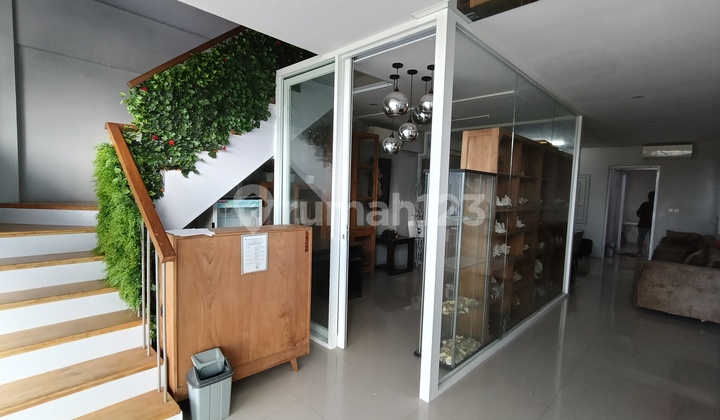 Premium, 3-Storey Ruko with Balcony, Unfurnished, Strategic Location, Easy Access on Jl. Sunset Road, South Denpasar. Premium, 3-Storey Ruko with Balcony, Unfurnished, Strategic Location, Easy Access on Jl. Sunset Road, South Denpasar.