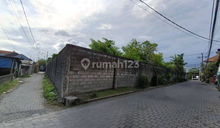 Langka! Tanah Hook Komersil Pinggir Jalan, Dapat 3 Akses, Area Padat Penduduk & Perdagangan, Lokasi Strategis Di Pedungan, Pusat Kota Denpasar Selatan 2