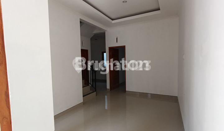 RUMAH BALKON BARU 2 LT DI LOKASI STRATEGIS, PEMOGAN 2