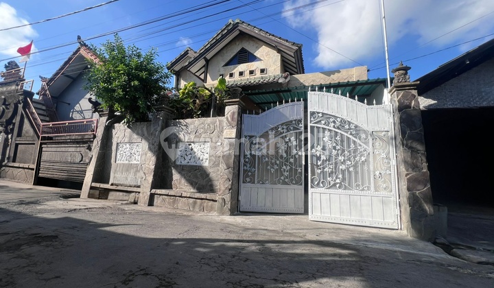 Rumah Artistik Moderat, Siap Huni, 3 Bedroom, Super Strategis, Dekat ke Jl. Bypass Ngurah Rai, Area Pemogan, Denpasar Selatan.