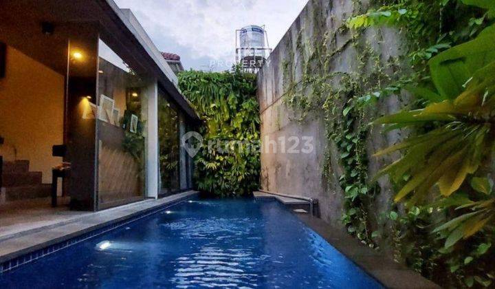 Rumah Bersebelahan dengan Kawasan Senopati di Ciniru, Modern Design with Private Swimming Pool 1