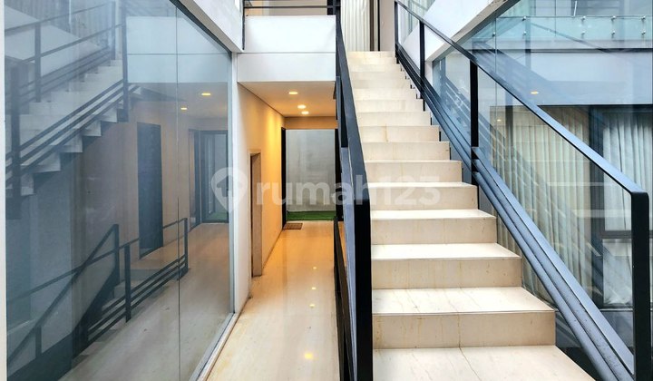Cipete dalam townhouse, di jalan utama,  jual jarang ada 2
